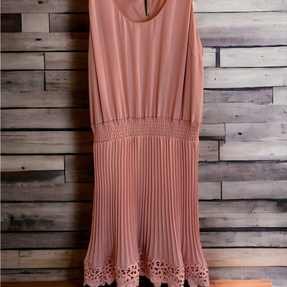 Express NWOT‎ estimated sz medium peach pleaded with crochet bottom mini dress